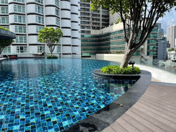 15 Sukhumvit Residences