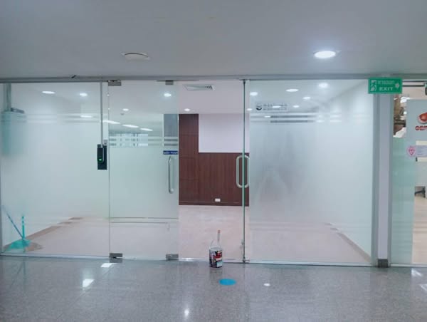 อาคารอมรพันธุ์ 205 ทาวเวอร์ 1