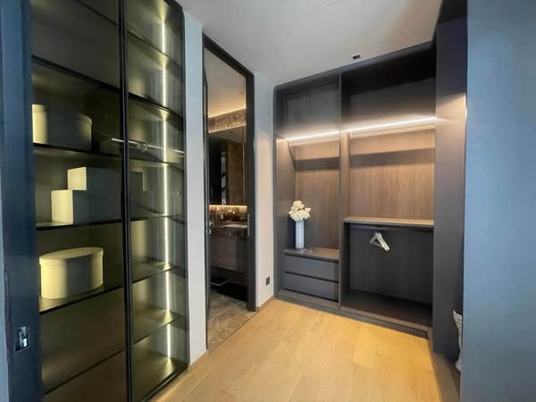 room interior of 28 Chidlom
