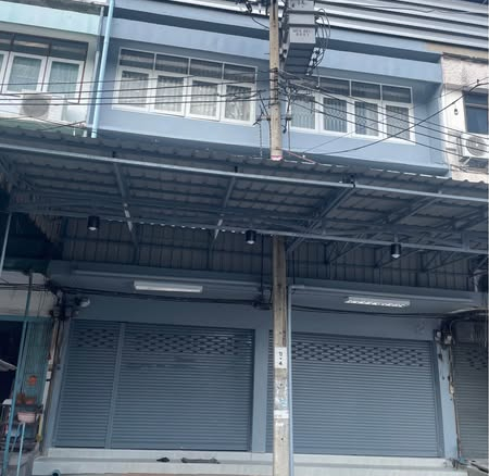 fire escape of อาคารพาณิชย์ 4 ชั้น ให้เช่า ติดถนนรัชดาภิเษก ติด MRTรัชดาภิเษก