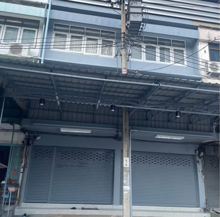 fire escape of อาคารพาณิชย์ 4 ชั้น ให้เช่า ติดถนนรัชดาภิเษก ติด MRTรัชดาภิเษก