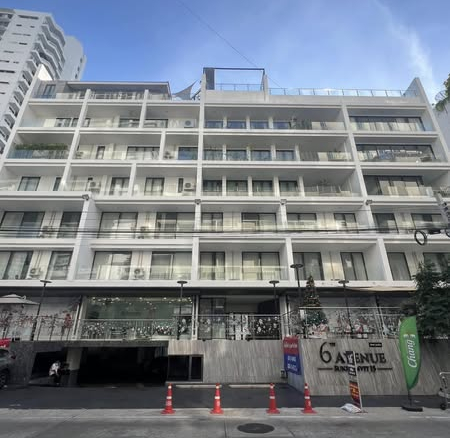 6th Avenue Sukhumvit 15