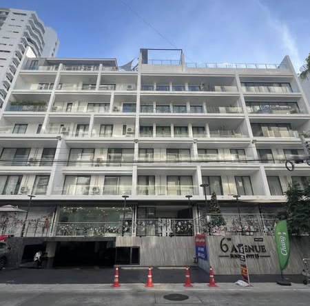 6th Avenue Sukhumvit 15