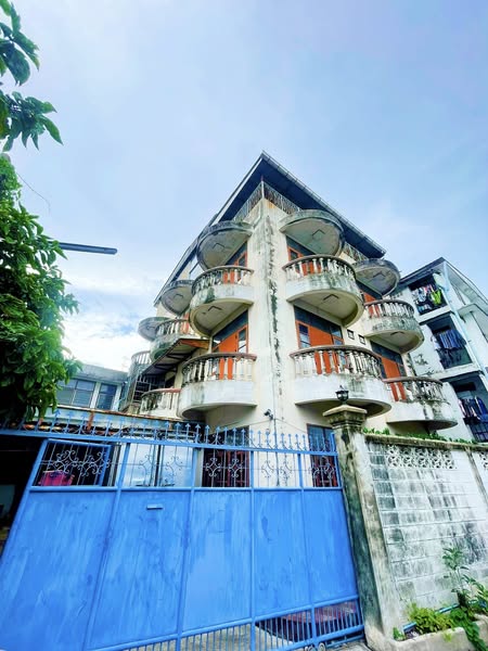 บ้านโกดัง​ ซอยเจษฎา​8/6