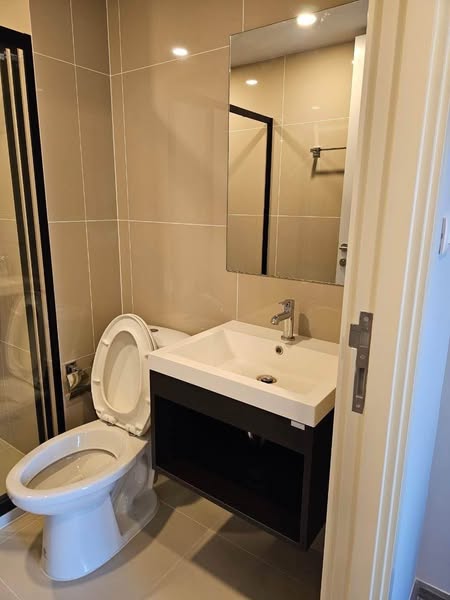 bathroom of มอนเต้ คอนโด พระราม9