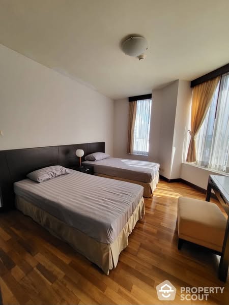 bedroom of All Seasons Mansion