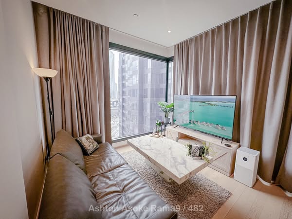 bedroom and living room of ASHTON Asoke – Rama 9