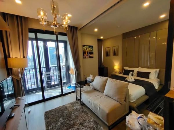 bedroom of Ashton Asoke
