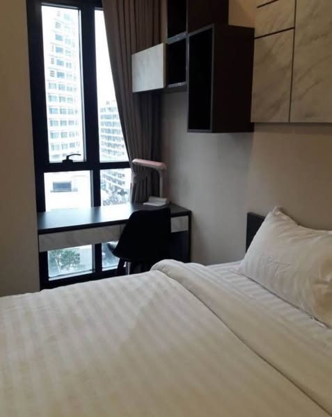 bedroom of Ashton Asoke