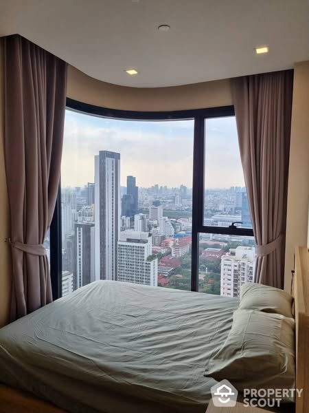 bedroom of Ashton Asoke