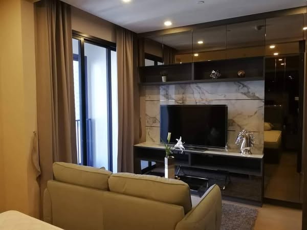 bedroom of Ashton Asoke