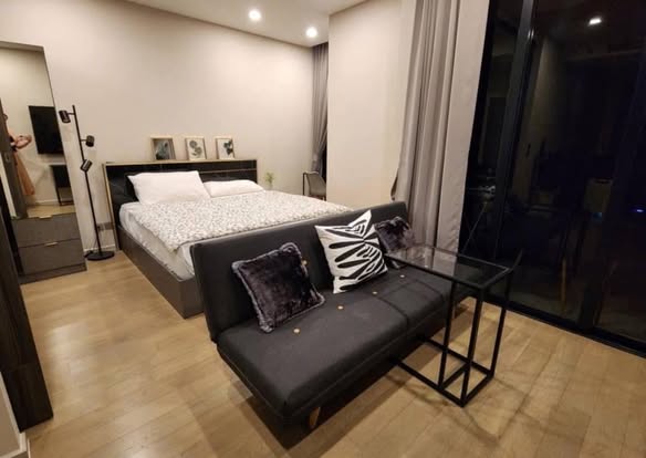 bedroom and living room of Ashton Asoke