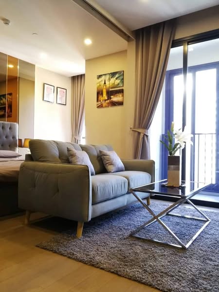 bedroom and living room of Ashton Asoke