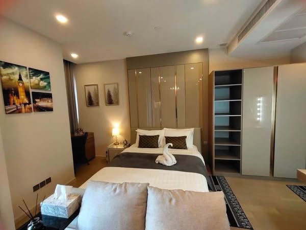 bedroom and room interior of Ashton Asoke
