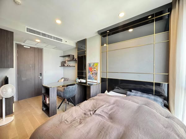 bedroom of Ashton Chula-Silom