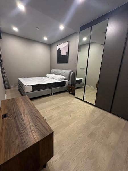 bedroom and room interior of Ashton Residence 41