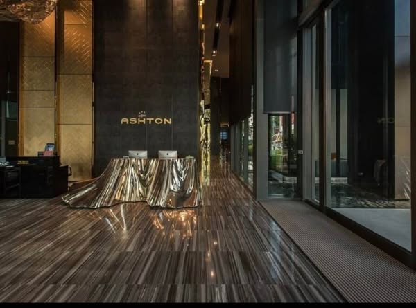 Ashton Silom