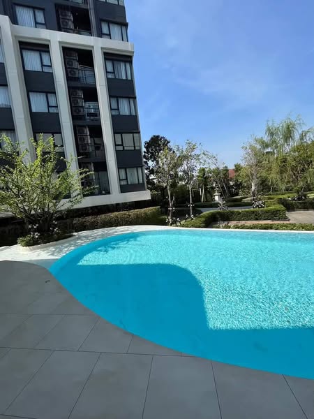 pool of Aspire Sukhumvit-On Nut
