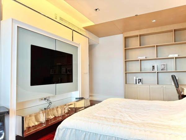 bedroom of Athenee Residence