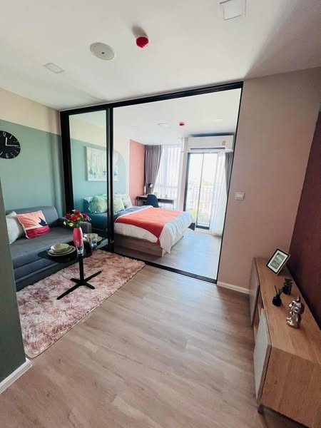 bedroom and room interior of Atmoz รัชดา-ห้วยขวาง คอนโด