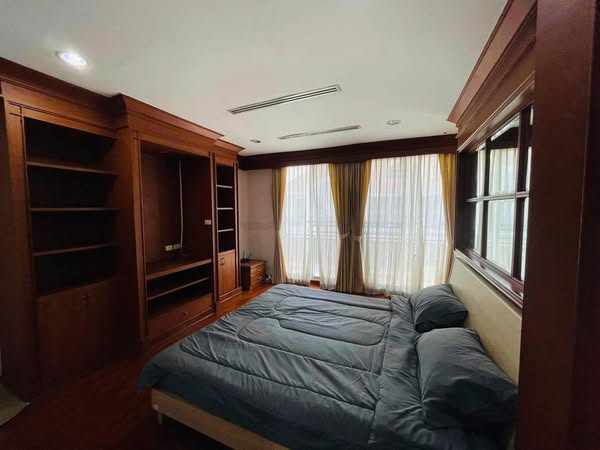 bedroom of Baan klang Krung (British Town - Thonglor)