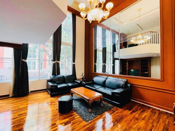 living room of Baan klang Krung (British Town - Thonglor)