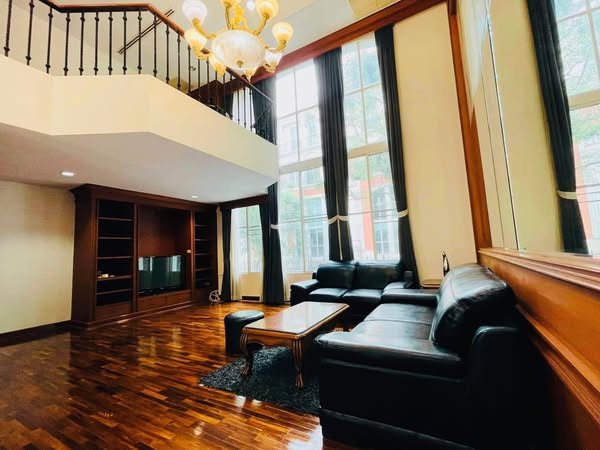 living room of Baan klang Krung (British Town - Thonglor)