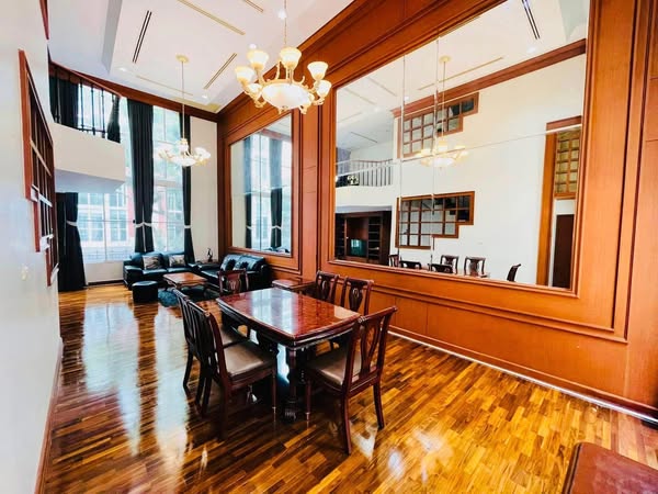 room interior of Baan klang Krung (British Town - Thonglor)