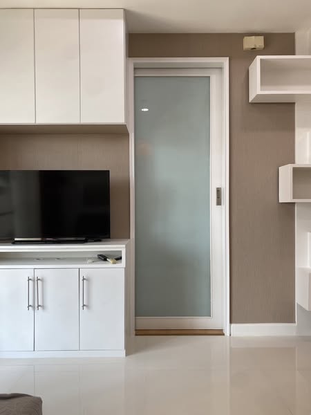 room interior of Baan Klang Krung Siam-Pathum Wan