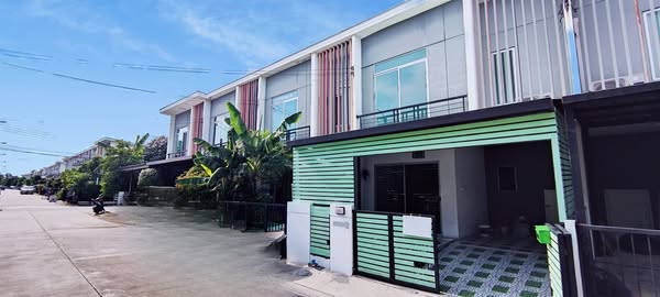 Ban Pruksa Lat Krabang-Suvarnabhumi