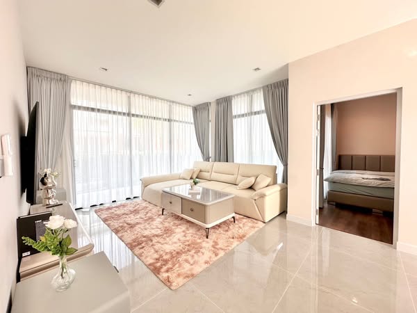 living room and bedroom of Bangkok Boulevard Bangna KM.5 บางกอก บูเลอวาร์ด บางนา กม.5