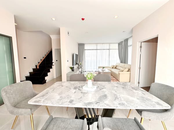 living room and room interior of Bangkok Boulevard Bangna KM.5 บางกอก บูเลอวาร์ด บางนา กม.5