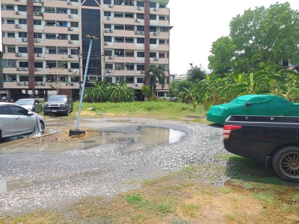 Bangkok Metropolitan Land Office, Lat Phrao Branch