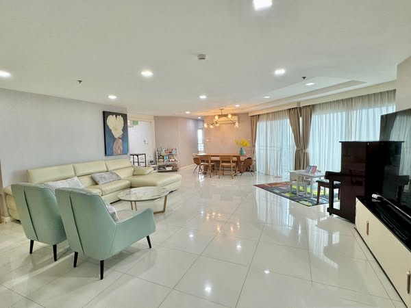 Belle Grand Rama 9
