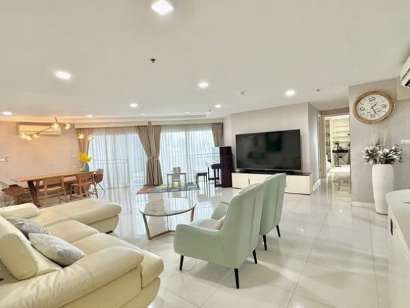 living room of Belle Grand Rama 9
