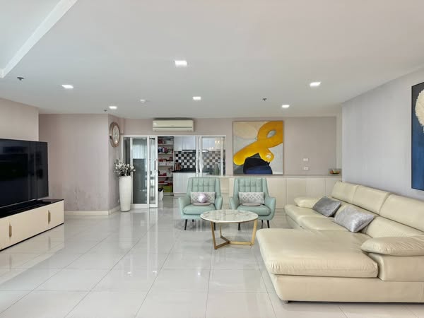 living room of Belle Grand Rama 9