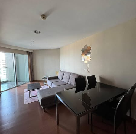 room interior of Belle Grand Rama 9