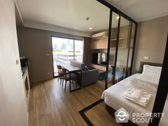 bedroom and room interior of Blossom Condo Sathon-Charoen Rat