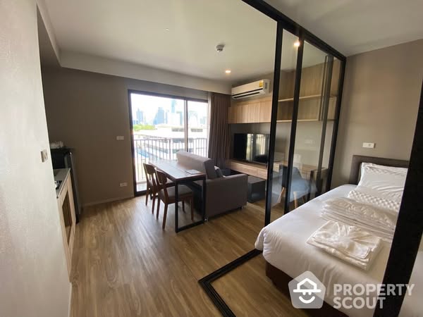 bedroom and room interior of Blossom Condo Sathon-Charoen Rat