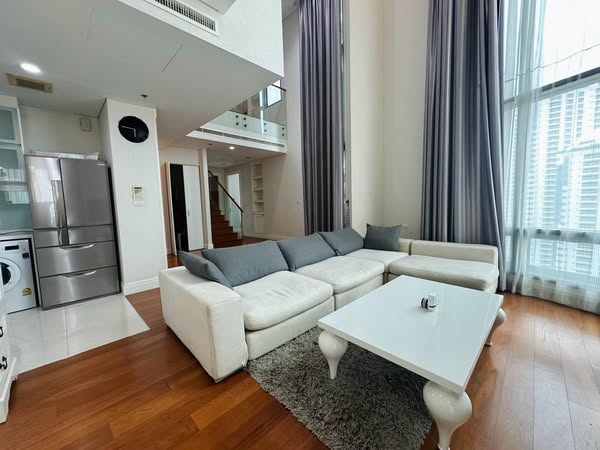 bedroom and living room of Bright Sukhumvit 24