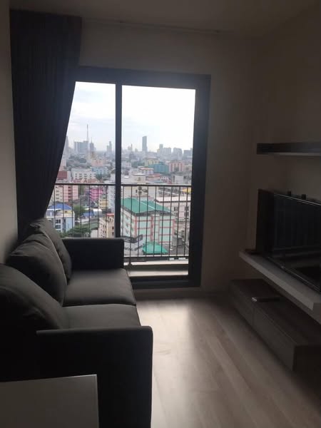 bedroom of Centric Huai Khwang Station