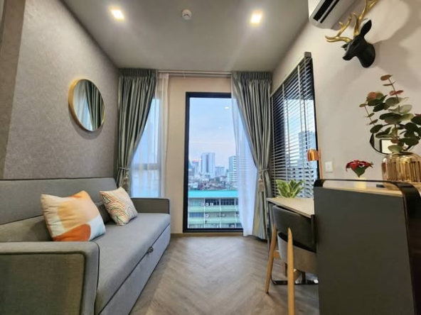 living room and bedroom of Chapter Chula-Samyan