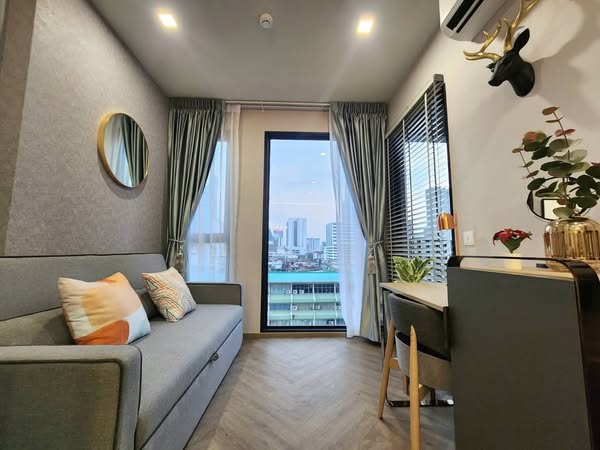 living room and bedroom of Chapter Chula-Samyan