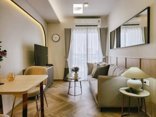 bedroom and living room of CHAPTER THONGLOR 25