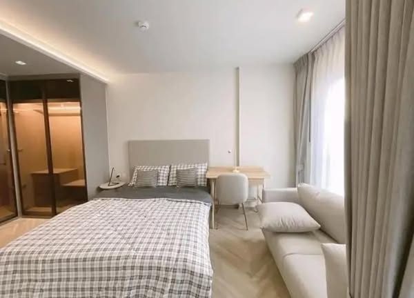 bedroom and room interior of CHAPTER THONGLOR 25