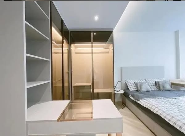 bedroom and room interior of CHAPTER THONGLOR 25
