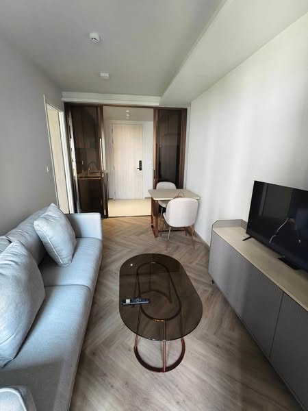 living room and bedroom of CHAPTER THONGLOR 25