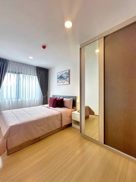 bedroom and room interior of Chewathai Hallmark Ladprao – Chokchai 4