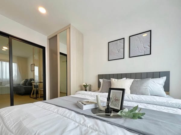 bedroom and room interior of Chewathai Hallmark Ladprao - Chokchai 4