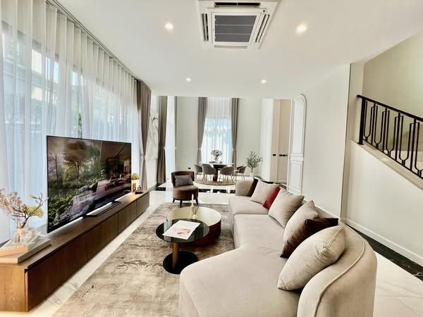 living room of Cinq Royal Krungthep Kreetha